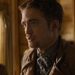 Damsel: Robert Pattinson in una scena del film