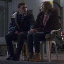Un valzer tra gli scaffali: Sandra Hüller e Franz Rogowski in una scena del film
