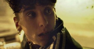 La terra dell'abbastanza: Andrea Carpenzano in una scena del film