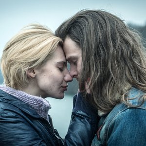 Un'altra vita - Mug: Mateusz Kosciukiewicz e Malgorzata Gorol in un momento del film