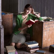 The Bookshop: Emily Mortimer in un momento del film