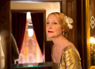 The Bookshop: Patricia Clarkson in una scena del film