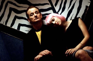 Lost in Translation - L'amore tradotto: Bill Murray e Scarlett Johansson in una scena del film