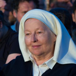 The Prayer: Hanna Schygulla in una scena del film