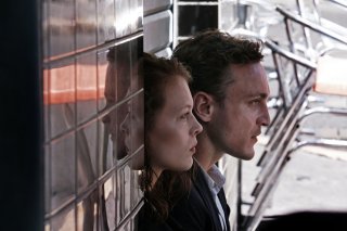 Transit: Paula Beer e Franz Rogowski in un momento del film