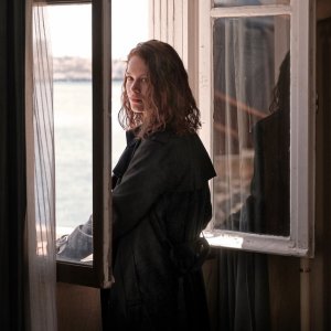 Transit: Paula Beer in una scena del film