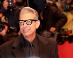 Jeff Goldblum sostituisce Hugh Grant nella serie Netflix Kaos