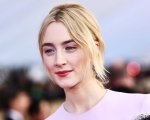 Saoirse Ronan: 'Scegliere con chi andare agli Oscar è complicato, meglio portare la mamma!'