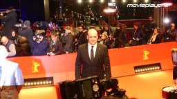 Berlino 2018: Robert Pattinson e Mia Wasikowska sul red carpet