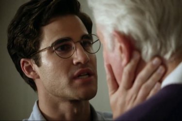 American Crime Story: Darren Criss in una scena dell'episodio A Random Killing