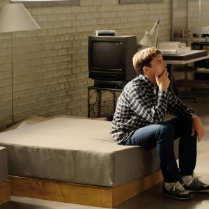 American Crime Story: un'immagine di Cody Fern  nell'episodio House by the Lake