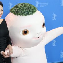 Berlino 2018: l'attrice BAI Baihe e Buba al photocall di Monster Hunt 2