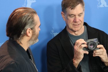 Berlino 2018: uno scatto di Gus Van Sant durante il photocall di Don't Worry, He Won't Get Far on Foot