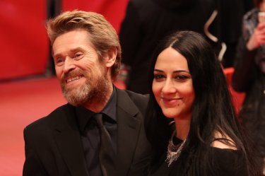 Berlino 2018: Willem Dafoe e sua moglie sul red carpet