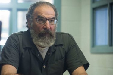 Homeland: Mandy Patinkin in una scena dell'episodio Enemy of the State