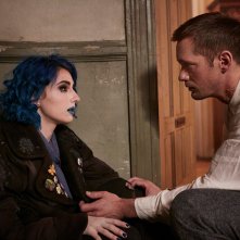 Mute: una scena del film con Alexander Skarsgård 