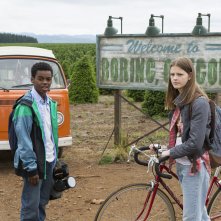 Everything Sucks!: Peyton Kennedy e Jahi Di'Allo Winston in una scena della serie
