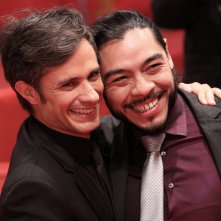 Berlino 2018: uno scatto di Alonso Ruizpalacios e Gael García Bernal sul red carpet di Museum