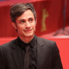 Berlino 2018: una foto di Gael García Bernal sul red carpet di Museum