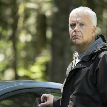 Here and Now: Tim Robbins in una scena della serie