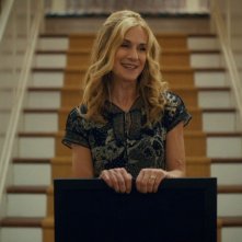 Here and Now: Holly Hunter in una scena