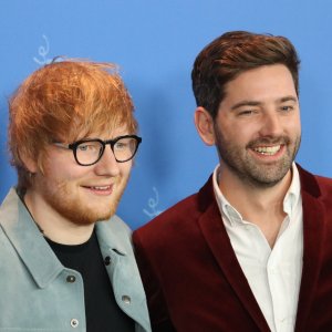 Berlino 2018: Murray Cummings, Ed Sheeran sorridenti al photocall di Songwriter