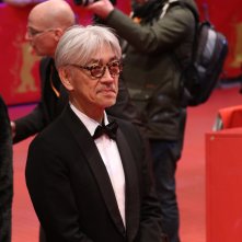 Berlino 2018: uno scatto di Ryūichi Sakamoto sul red carpet della cerimonia di premiazione
