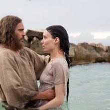 Maria Maddalena: Joaquin Phoenix e Rooney Mara in una scena del film