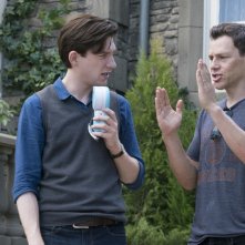 Peter Rabbit: Domhnall Gleeson e il regista Will Gluck sul set del film