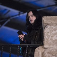 Jessica Jones: una foto della protagonista Krysten Ritter