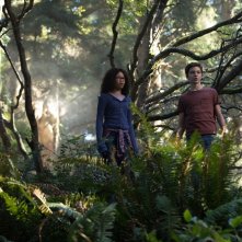 Nelle pieghe del tempo: Storm Reid e Levi Miller in una scena del film