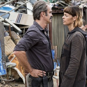 The Walking Dead: Steven Ogg e Pollyanna McIntosh nell'episodio The Lost and the Plunderers