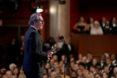 Oscar 2018: Gary Oldman con il premio per L'ora più buia