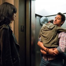 Jessica Jones: Krysten Ritter e J.R. Ramirez in una scena della seconda stagione