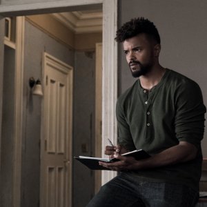Jessica Jones: Eka Darville in una scena della seconda stagione