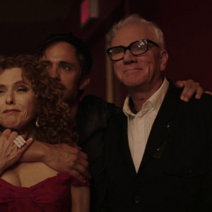 Mozart in the Jungle: Bernadette Peters, Gael García Bernal e Malcolm McDowell in una foto della quarta stagione