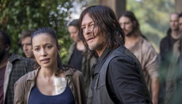 The Walking Dead: Norman Reedus in un momento dell'episodio 'Dead or Alive Or'