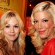 Beverly Hills, 90210: Tori Spelling e Jennie Garth riunite per un nuovo reboot