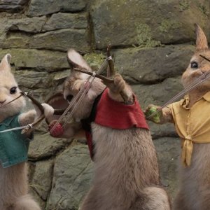 Peter Rabbit: una scena del film
