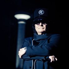 Zerovskij - Solo per amore: Renato Zero di spalle in un'immagine promozionale del documentario