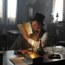 Il giovane Karl Marx: Stefan Konarske in una scena del film