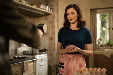 Il mistero di Donald C.: Rachel Weisz in un momento del film