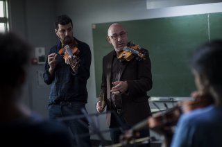 La mélodie: Kad Merad e Samir Guesmi in una scena del film