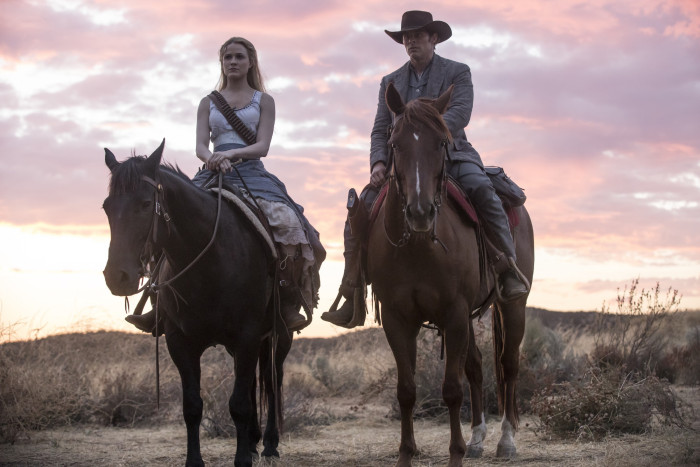 Westworld: Evan Rachel Wood e James Marsden in una foto della seconda stagione