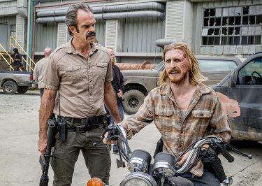 The Walking Dead: Steven Ogg e Austin Amelio nell'episodio The Key