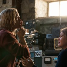 A Quiet Place - Un posto tranquillo: Emily Blunt e Millicent Simmonds in una scena del film