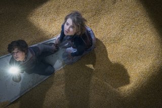 A Quiet Place - Un posto tranquillo: Noah Jupe e Millicent Simmonds in una scena del film