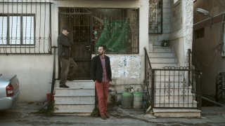 Wajib - Invito al matrimonio: Saleh Bakri e Mohammed Bakri in un momento del film