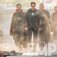 Avengers: Infinity War, Robert Downey Jr., Benedict Cumberbatch, Benedict Wong e Mark Ruffalo in una scena