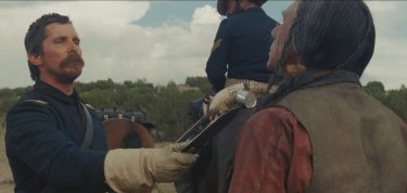 Hostiles: Christian Bale in un'immagine del film